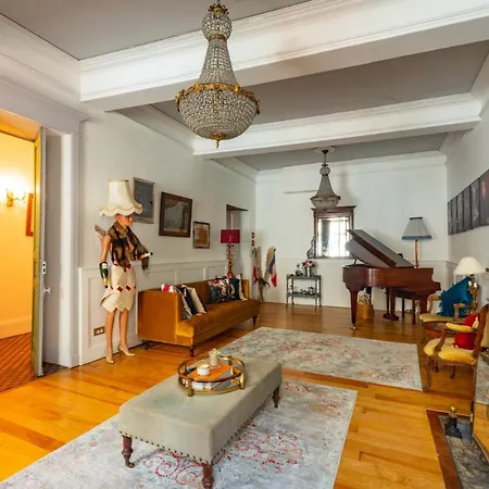 Champagne House - - An Oasis Full Of Elegance, Luxury And Charm * Condom