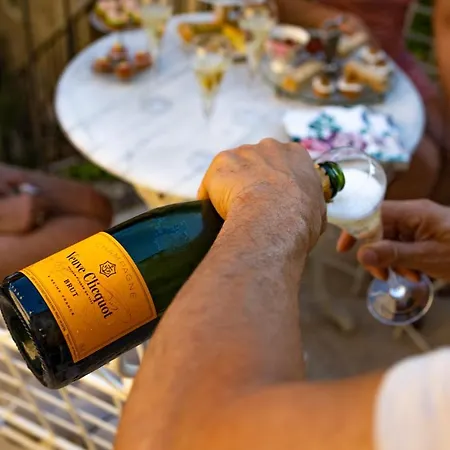 Champagne House- Oasis De Luxe & De Charme - Coeur De - 10-12 Pers - Piscine, Cuisine D'ete, Patio, Bar & Piano Villa *