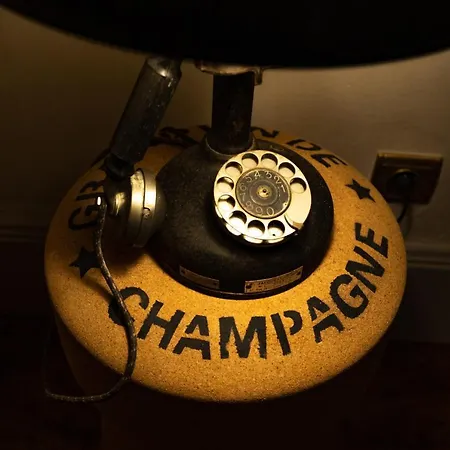 Champagne House - - An Oasis Full Of Elegance, Luxury And Charm Condom
