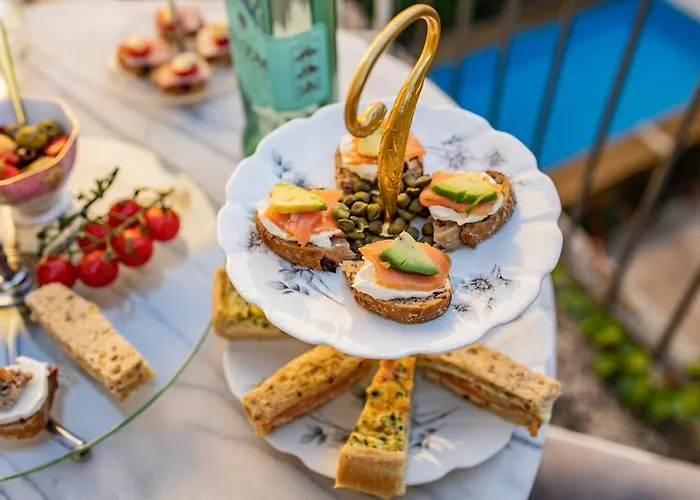 Champagne House- Oasis De Luxe & De Charme - Coeur De - 10-12 Pers - Piscine, Cuisine D'ete, Patio, Bar & Piano * Condom