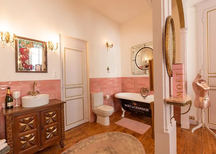 Champagne House- Oasis De Luxe & De Charme - Coeur De - 10-12 Pers - Piscine, Cuisine D'ete, Patio, Bar & Piano * Condom