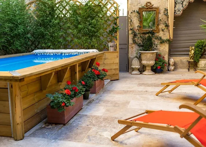 Champagne House- Oasis De Luxe & De Charme - Coeur De - 10-12 Pers - Piscine, Cuisine D'ete, Patio, Bar & Piano Condom