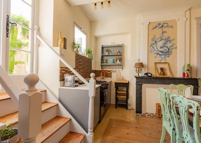 Villa Champagne House- Oasis De Luxe & De Charme - Coeur De - 10-12 Pers - Piscine, Cuisine D'ete, Patio, Bar & Piano Condom