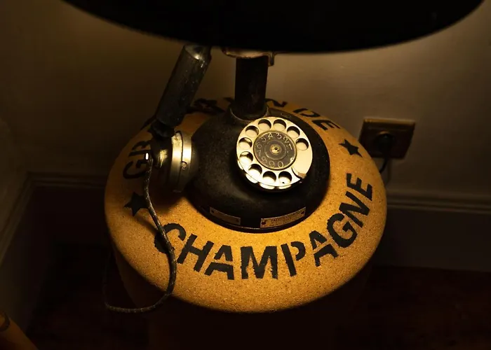 Champagne House- Oasis De Luxe & De Charme - Coeur De - 10-12 Pers - Piscine, Cuisine D'ete, Patio, Bar & Piano Condom