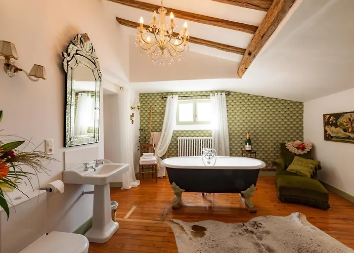 Villa Champagne House- Oasis De Luxe & De Charme - Coeur De - 10-12 Pers - Piscine, Cuisine D'ete, Patio, Bar & Piano Condom