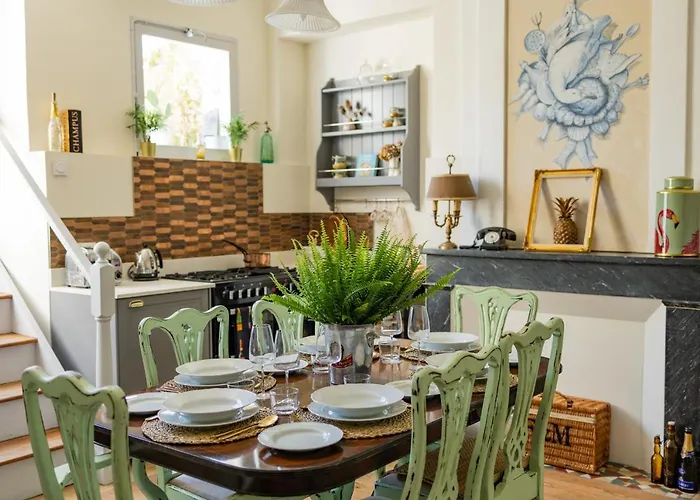 Champagne House- Oasis De Luxe & De Charme - Coeur De - 10-12 Pers - Piscine, Cuisine D'ete, Patio, Bar & Piano * Condom