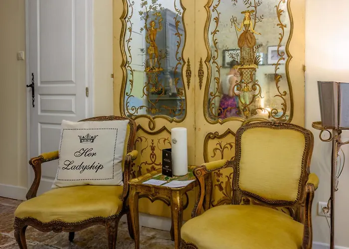 Champagne House- Oasis De Luxe & De Charme - Coeur De - 10-12 Pers - Piscine, Cuisine D'ete, Patio, Bar & Piano Condom