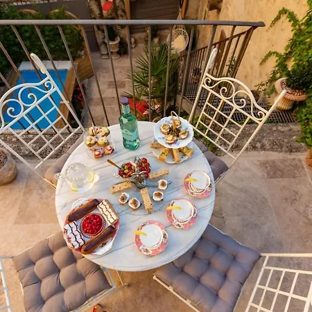 Champagne House - - An Oasis Full Of Elegance, Luxury And Charm