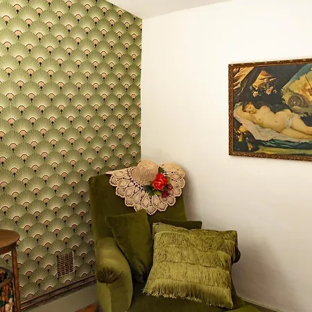 Champagne House - - An Oasis Full Of Elegance, Luxury And Charm Condom