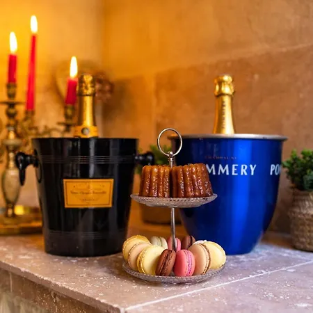 Champagne House- Oasis De Luxe&de Charme - Coeur De - 10-12 Pers - Piscine, Cuisine D'été, Patio, Bar&piano *