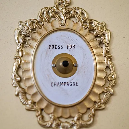 Champagne House- Oasis De Luxe & De Charme - Coeur De - 10-12 Pers - Piscine, Cuisine D'ete, Patio, Bar & Piano Villa